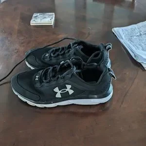 Under Armour Shoes Under Armor Tennis Shoes Size 85 Poshmark